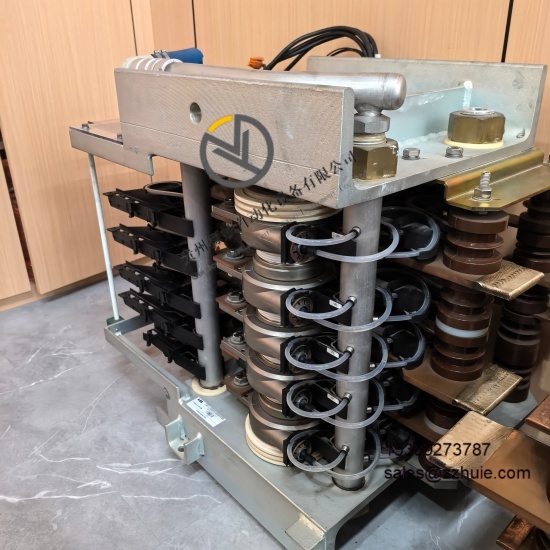 ABB S-093M 3BHB009885R0063 (2).jpg